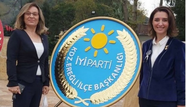 İYİ Parti'de kriz yaratan fotoğraf: "Matem gününde, kahkaha.."