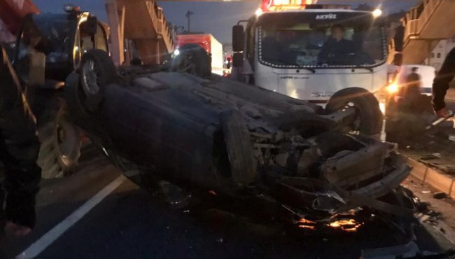 Kepez'de 5 kişinin yaralandığı kaza kamerada