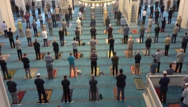 20 yaş altı ve 65 yaş üstüne 'Cuma Namazı' istisnası