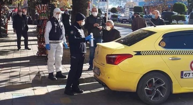 Alaplı'da sigara yasağına uymayan 16 kişiye ceza