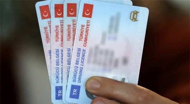 Sürücü belgeleri kimlik kartlarına yüklenecek
