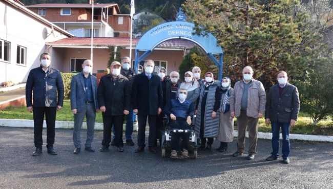 AK Parti, Engellilerin yanında