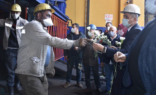 Bozkurt’tan madenciye karanfil