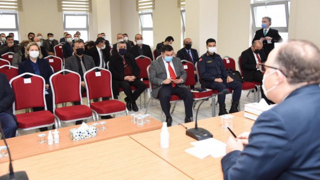 Vali Tutulmaz, köy ve mahalle muhtarları ile buluştu..