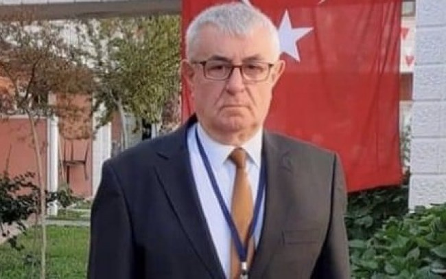 Azim Efe vefat etti