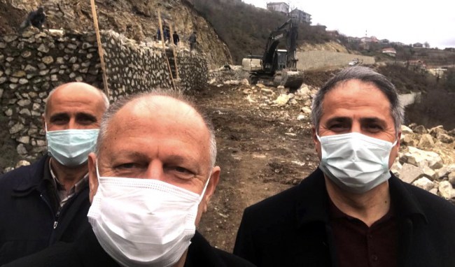 Kaymakam Çorumluoğlu Başkan Bozkurt ile selfi çekti