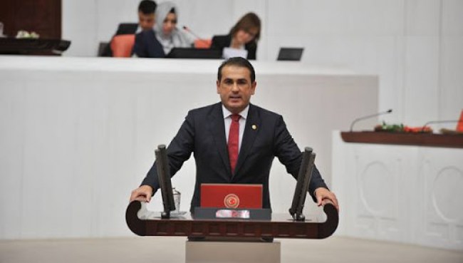 İsmet İnönü, demokratik hayatın öncüsüdür!