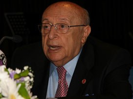 " Fikri Fukaralıktan Kaynaklanıyor"