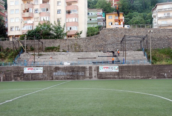 Beyçayır stadının üstü kapanıyor
