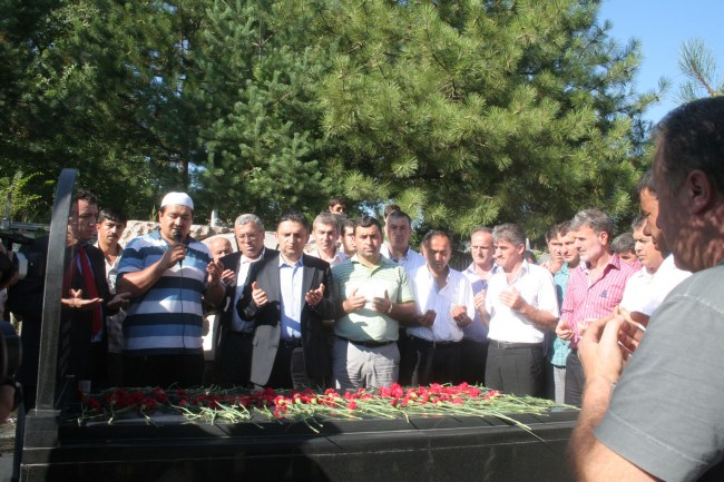 Şemsi Denizer mezarı başında anıldı