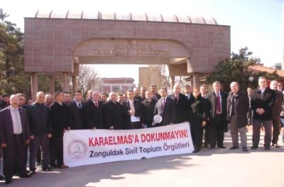 Ecevit ismine protesto!..