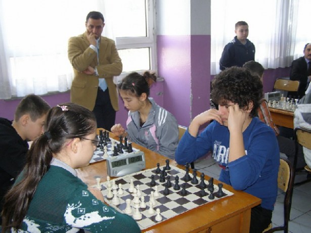 Okul sporları satranç ilçe seçmeleri yapıldı