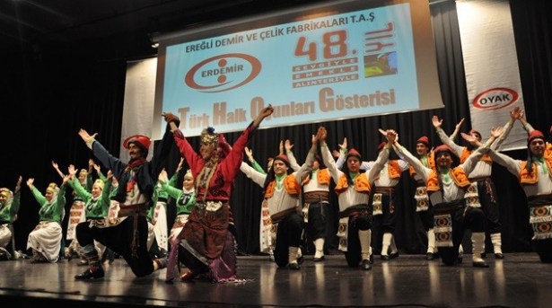 ERDEMİR'den folklor gösterisi..