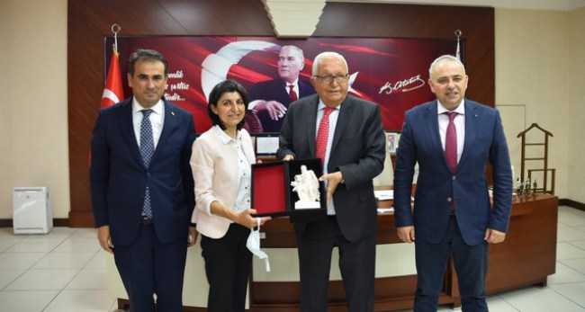 CHP’li Vekiller Kdz. Ereğli Belediyesi’ni ziyaret etti