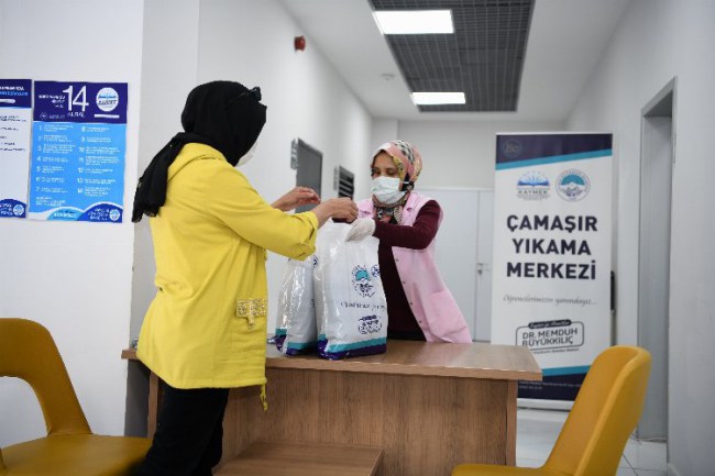 Kayseri Büyükşehir'den öğrencilere çamaşır yıkama hizmeti