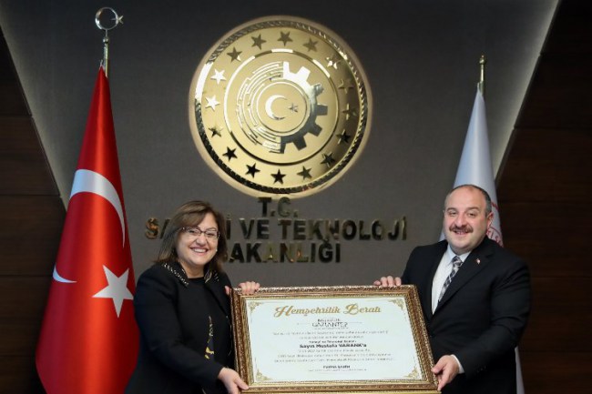 Bakan Varank: "Gaziantep'e hizmet ettiğimiz için mutluyum"