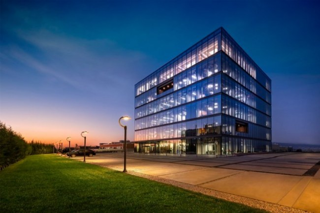 Eti ışıklarını 'Dünya' için kapatıyor