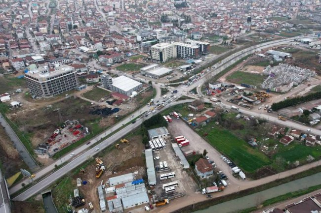 Kocaeli'de 'köprülü kavşak' için ilk kazma