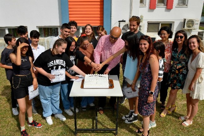 Antalya Muratpaşa'da pastalı mezuniyet