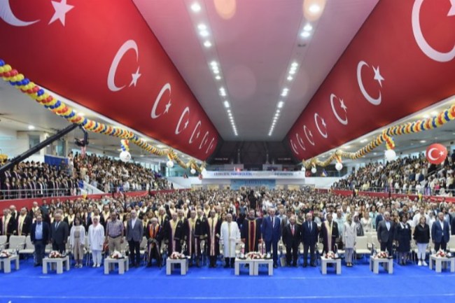 TOBB ETÜ'de mezuniyet heyecanı