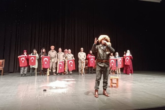 ‘'Anadolu'da Tarih Yazan Analar' Çayırova'da sahnelendi