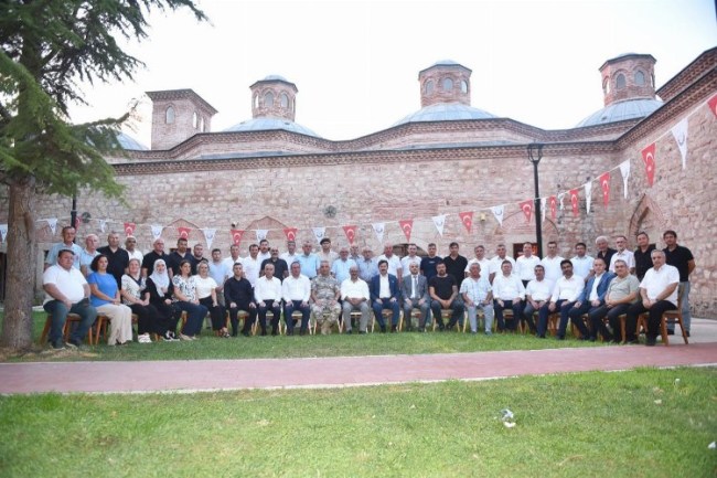 Yenişehir'de Kaymakam Mustafa Güney'e veda yemeği