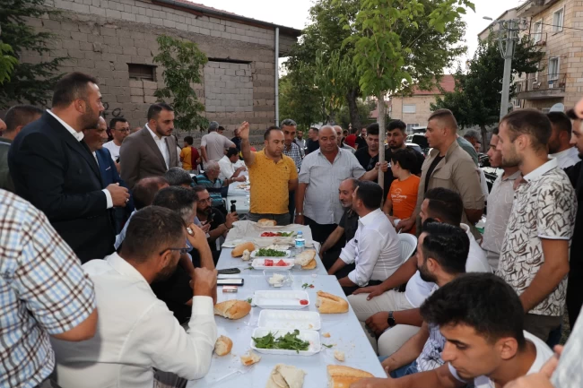 Başkan Arı Sümer Mahallesi'nde