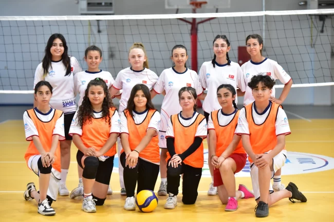 Kayseri'de, 2 bin 500 kişi ile 2'nci Yaz Dönemi Spor Şenliği düzenledi