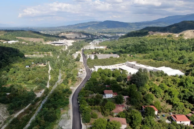 Sapanca Akçay'dan Büyükşehir'e asfalt teşekkürü