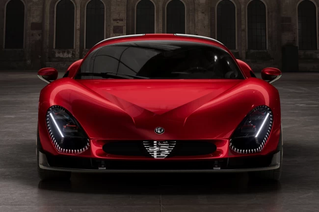 İşte Alfa Romeo 33 Stradale'nin ‘Kükreyişi'
