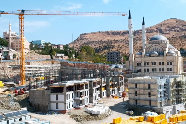 Başkan Demir: " Yeşilli Kentsel Dönüşüm Projesi Türkiye'de örnek projedir"
