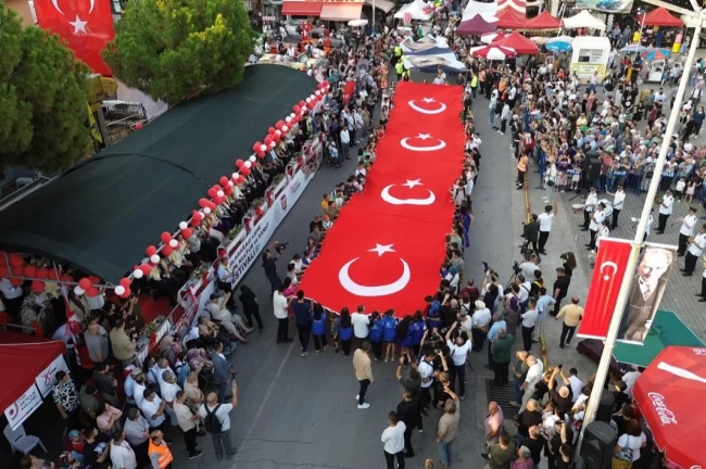Eşme Kilim Festivali'ne coşkulu açılış