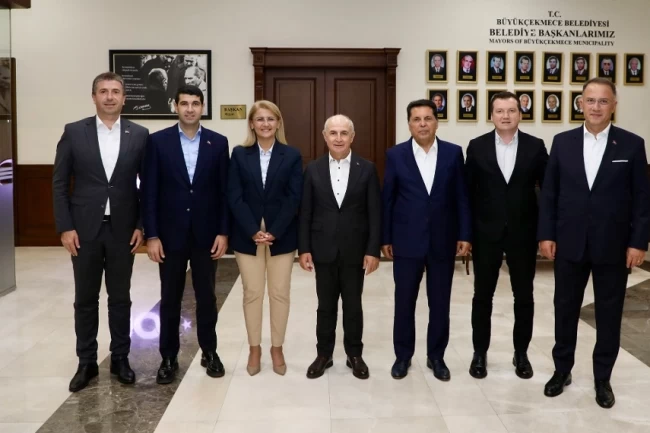 3. Bölge belediye başkanları Büyükçekmece'de buluştu