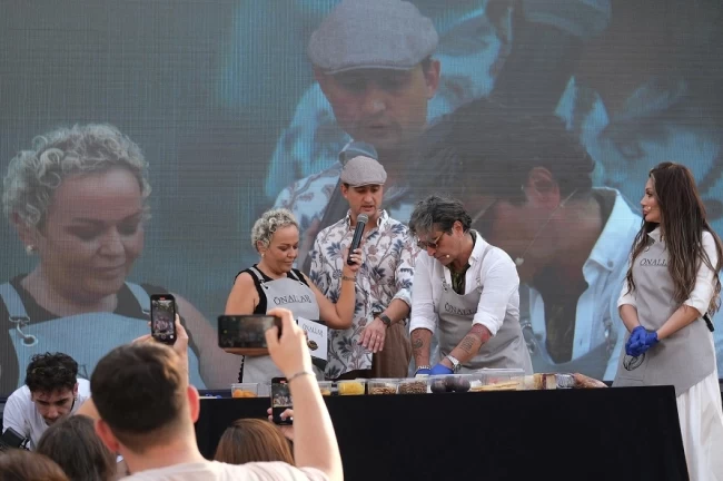 Denizli'de yeni konsepte ünlü şeflerden lansman