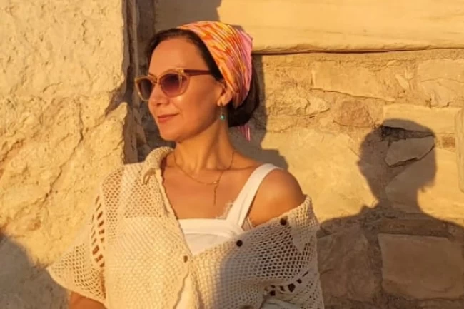 Dilek Kelebek'ten yeni kitap 'Misafir Cümleler' raflarda.