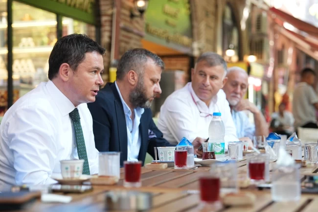 Bursa Osmangazi'de Başkan Aydın'dan hanlar esnafına ziyaret