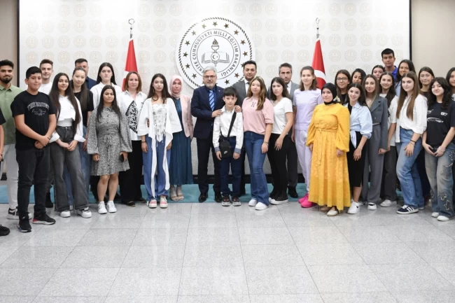 Romanyalı öğrencilerden MEB ziyareti