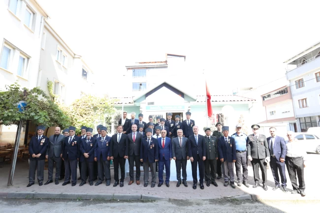 İnegöl'de kurtuluşun 102. yılı kutlamaları resmi törenlerle başladı