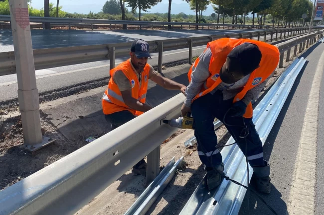 Sakarya Büyükşehir Çevre Yolu'nda ‘güvenli ulaşım' için mesaide