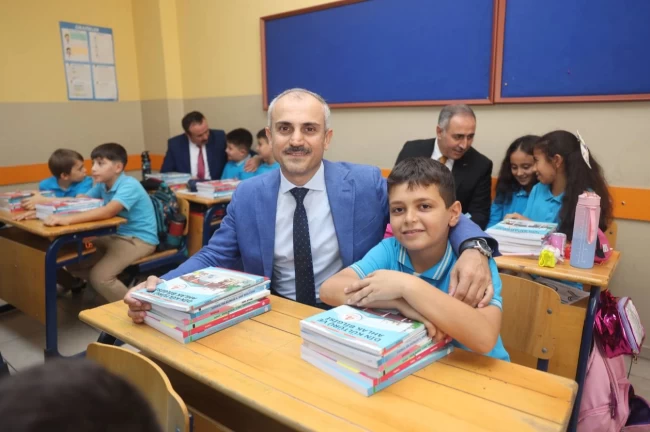 Çayırova'da ilk ders zili çaldı