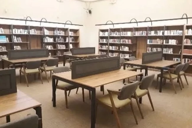 Bursa Mudanya'daki kütüphane kitapseverlerin ilgi odağı oldu