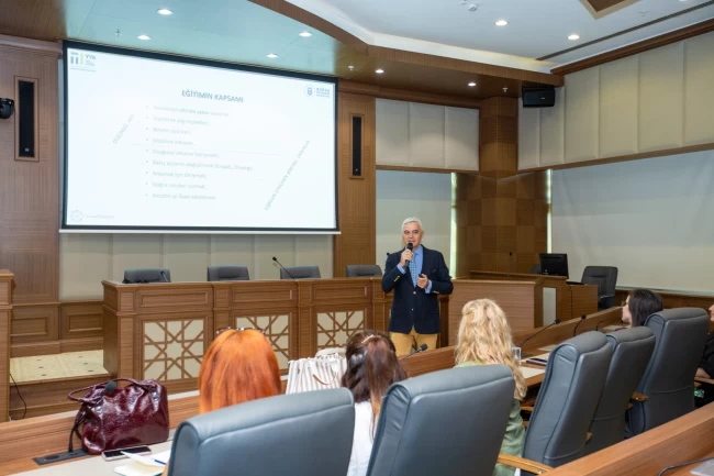 Bursa'da belediye personeline ‘Etkili iletişim, problem çözme ve liderlik eğitimi'