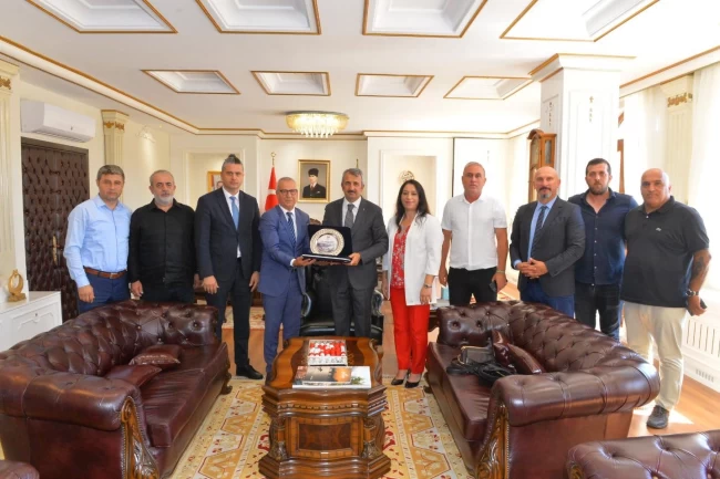 Muzaffer Yıldırım'dan Vali Sezer'e ziyaret