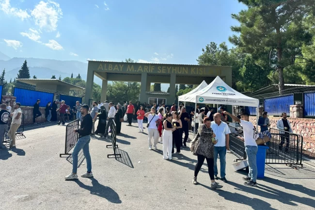 Acemi erlere ikramlar Büyükşehir'den