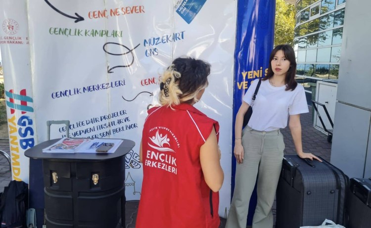 ZGM’den Üniversiteye yeni başlayan öğrencilere destek