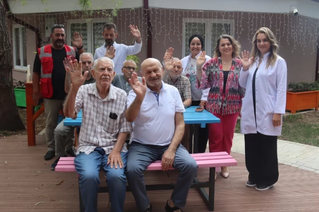 Kocaeli'de Alzheimer Yaşam Evi umut oluyor