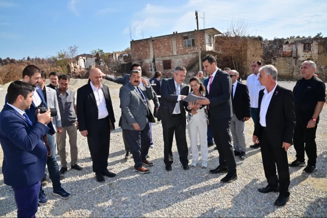 Karayakup'ta yangının yaraları sarılıyor