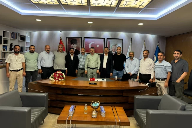 Erzurumlular Başkan Yılmaz'ı makamında ziyaret etti