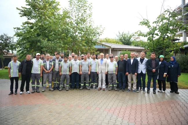 Çiftçi, Park ve Bahçeler'deki mesai arkadaşlarıyla buluştu