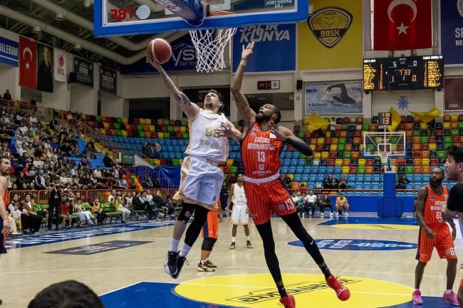 Konya Büyükşehir Belediyespor TBL'de ilk iç saha maçında galip